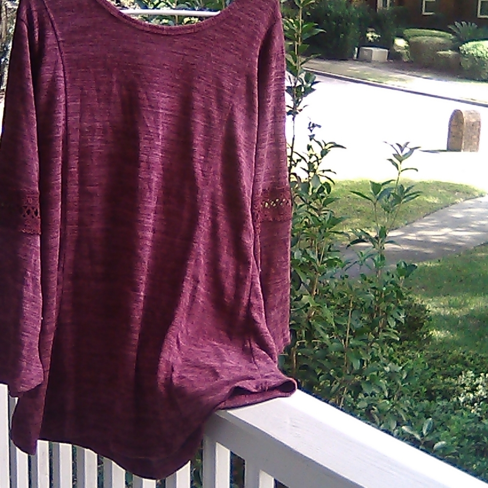 Jazzy maroon top